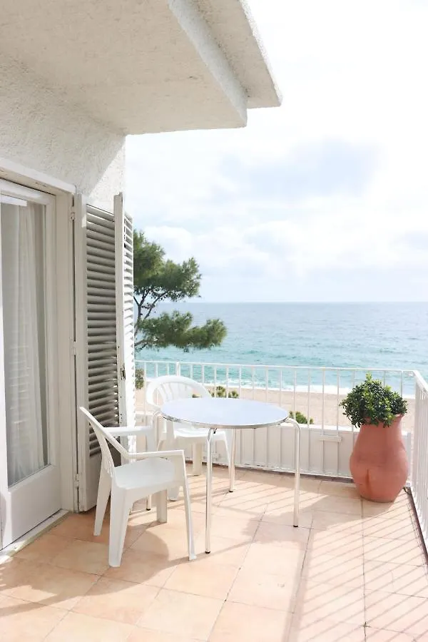 Apartamentos Aromar location